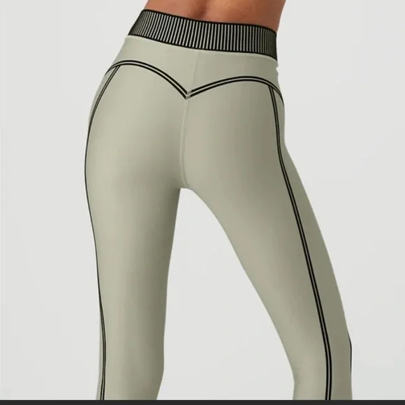 Alo High Waist Air Lift 7/8 Line Up Leggings in Limestone Size Small - Picture 2 of 5